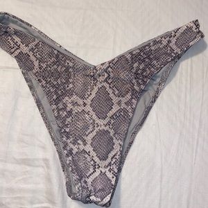 Frankie’s Bikinis Snake Print Bottom M